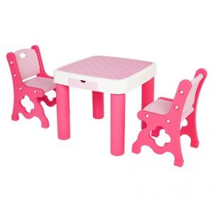 ترکیب رنگ جذاب میز و صندلی خارجی کودک
