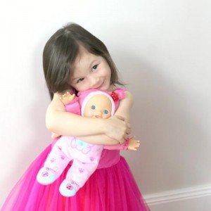 عروسک دالی کن وی تک یک هدیه جذاب برای کودکان