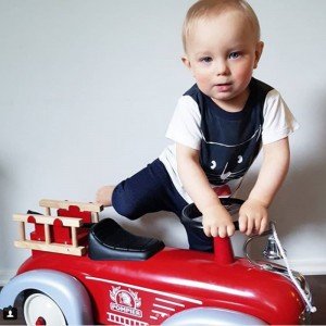 ماشین آتش نشانی کودک پایی