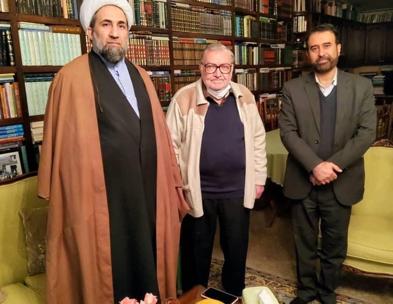 ديدار مدير مرکز بين المللی ترجمه و نشر المصطفی‌ با استاد مهدی گلشنی