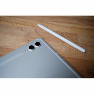 تبلت سامسونگ مدل Galaxy Tab S9 Ultra ظرفیت 256 گیگابایت و رم 12 گیگابایت به همراه شارژر 45 وات سامسونگ