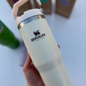 ماگ مسافرتی نی دار استنلی 887میلی لیتری Flip Straw Tumbler