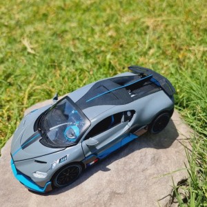 ماکت فلزی ماشین بوگاتی BUGATTI مقیاس 1:24