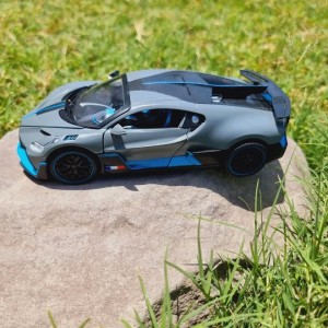 ماکت فلزی ماشین بوگاتی BUGATTI مقیاس 1:24