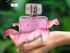عطر و ادکلن زنانه سوییت لاو برند ژکساف  (  JACSAF   -  SWEET LOVE  )