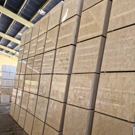 کاربردهای مرمریت آباده در ساختمان.