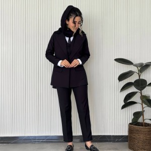 خرید و مشخصات کت یقه انگلیسی مشکی زنانه و دخترانه (old money) اولد مانی استایل فاستونی کد SIDE با طراحی خانم سارا مجیدی