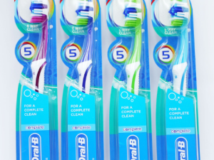 مسواک اورال بی مدل  Oral B Complete Clean 5 Way 40M