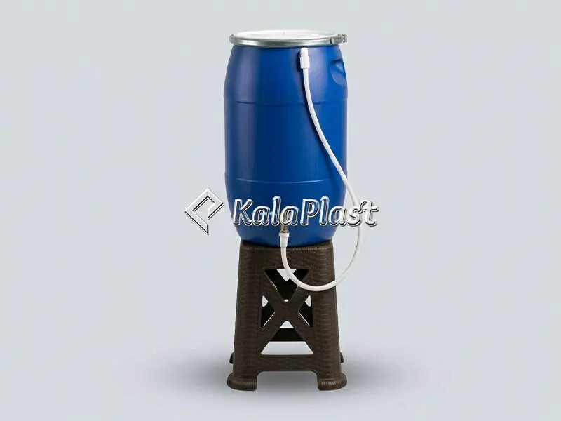 بشکه پلاستیکی ۶۰ لیتری ضخیم کیان با رینگ فلزی، شیر فلزی و شلنگ