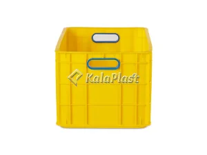 نمای روبه‌رو از ضلع کوتاه جعبه صنعتی پلاستیکی زرد کد ۷۲۰ با دستگیره آبی