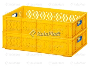 دو سبد صنعتی پلاستیکی زرد با دستگیره آبی روی هم، نمای سه‌رخ