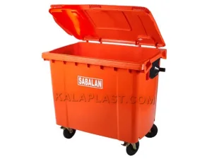 سطل زباله ۶۶۰ لیتری مکانیزه نارنجی با درب باز، نمای جلو و کنار