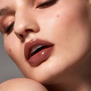 براق کننده لب GLAZE DAZE LIP GLOSS -GRAPE JUICE شیگلم SHEGLAM
