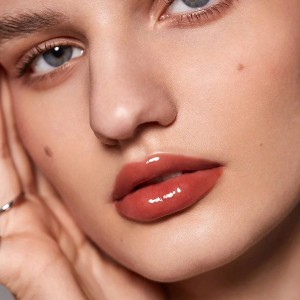 براق کننده لب GLAZE DAZE LIP GLOSS -APPLE SPICE شیگلم SHEGLAM