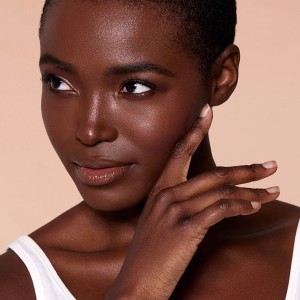 کرم پودر آبرسان SKINFINITE HYDRATING رنگ RUSSET  شیگلم SHEGLAM