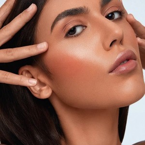 رژگونه استیکی روشن کننده پوست “Glowin’ Up”رنگ NEXT DIMENSION  شیگلم SHEGLAM