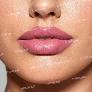 رژ لب مدادی JUST KISSED رنگ ‏ SHORTCAKE  شیگلم SHEGLAM