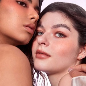 ست کلکسیون کامل آرایشی LOVE DIVE (با الگوی گل) شیگلم SHEGLAM