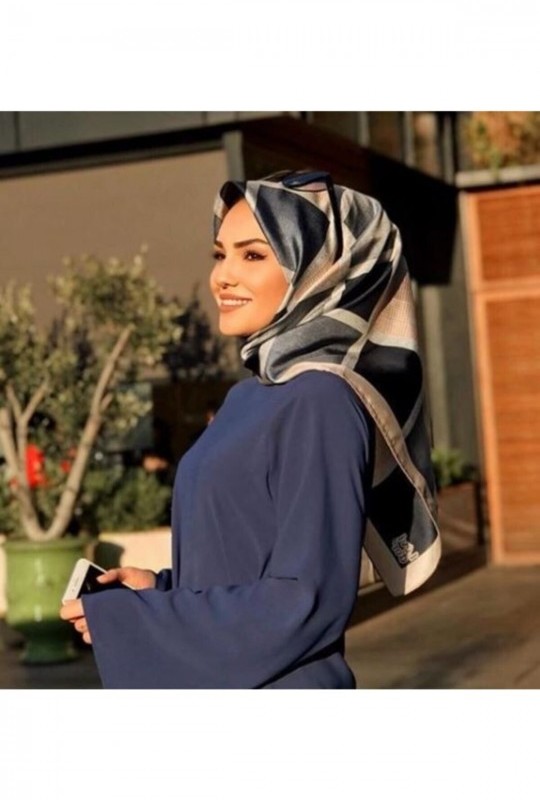 روسری طرحدار