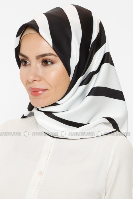 روسری مشکی سفید