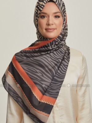 شال طرحدار