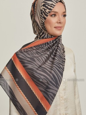 شال طرحدار