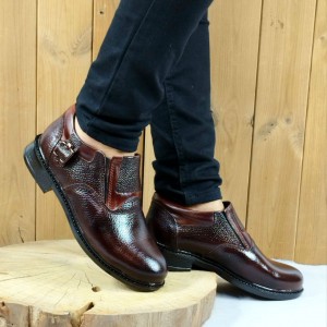 حراج جدید ترین کفش چرم طبیعی رنگ قهوه ای  یه کار عالی و فوق العاده شیک  با ارسال رایگان
