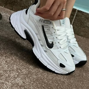 حراااج ویژه  کفش کتونی اسپرت  زنانه و دخترانه مدل نایک فشیون رنگ سفید تمام با کیفیت با ارسال رایگان