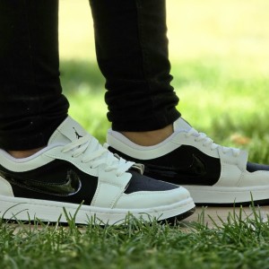 فروووش ویژه  کفش اسپرت ونس مردانه پسرانه مدل نایک جردن وودو (Nike Jordan Voodoo) رنگ مشکی تمام جدید و پرفرووش  با ارسال رایگان