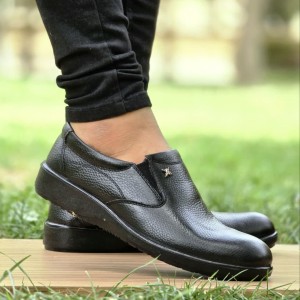 افرر ویژه کفش مجلسی مردانه و پسرانه چرم طبیعی تبریز  رنگ مشکی با کیفیت عالی و منحصر به فرد با ارسال رایگان