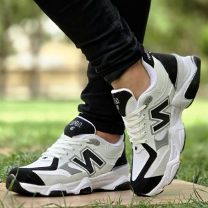 تخفیفف ویژه کفش کتونی اسپرت مردانه و پسرانه مدل  نیوبالانس 9060 رنگ سفید مشکیی  مناسب استفاده روزمرهه با کیفیت عالی  با ارسال رایگان