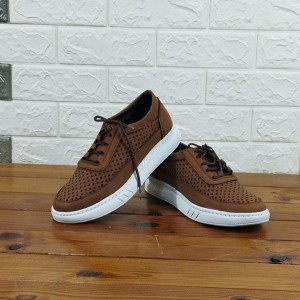 کفش تابستانه مردانه پسرانه در رنگبندی جدید فوق‌العاده سبک و با کیفیت عاااالی رنگ قهوه ایی با ارسال رایگان 3458