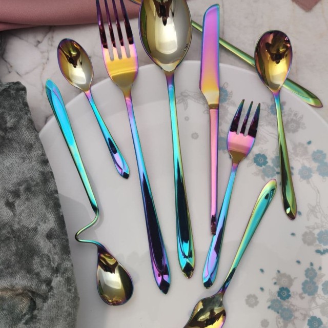سرویس قاشق و چنگال ۳۰ نفره اس جی S.Gطرح کوبورگ هفت رنگ 143 پارچه(در صورت سفارش ارسال این محصول 14 روز کاری  زمان میبرد