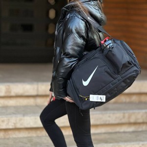 ساک جا شیکردار نایکی Nike shaker-holder duffel bag کد 1133 |