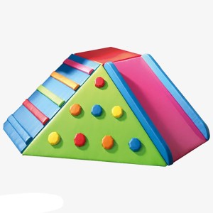سازه فومی ورزشی مثلثی شامل 3 ورزش (صخره نوردی، پله نوردی و سرسره) کد 040