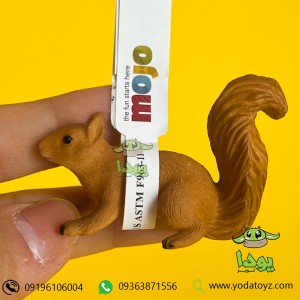 فیگور سنجاب قرمز در حال دویدن برند موجو - Squirrel running figure