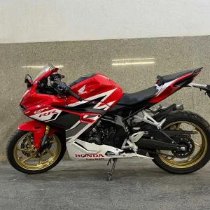 موتور سیکلت هوندا CBR250 RR فول مدل 1402 سفید پرچمی (کارکرده)