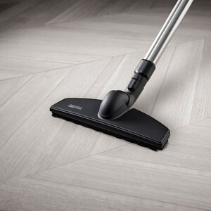 جاروبرقی میله مدل C3 Active Parquet SGDF3