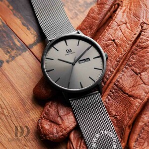 ساعت مچی عقربه ای مردانه دنیش دیزاین (Danish design) مدAkilia Day/Date All Grey Mesh از بالا