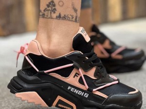 حراج ویژه کفش اسپرت دخترانه مدل FENDI  کد 400 با ارسال رایگان