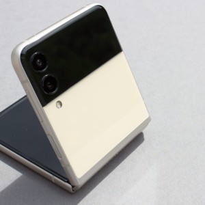 گوشی موبایل سامسونگ مدل galaxy Z Fold 2 کارکرده