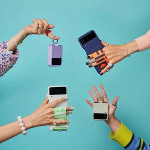 گوشی موبایل سامسونگ مدل زد فلیپ 3 ظرفیت 256 گیگابایت galaxy Z Flip 3 رنگ کرمی کارکرده در حد نو