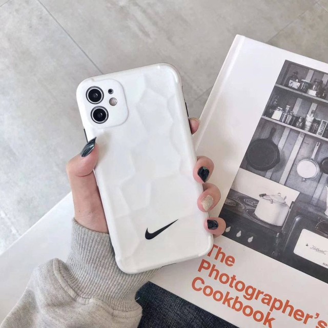 کاور محافظ لنزدار طرح نایکی مدل Nike 3D مناسب آیفون 11 پرومکس اپل (iPhone 11 Pro Max)