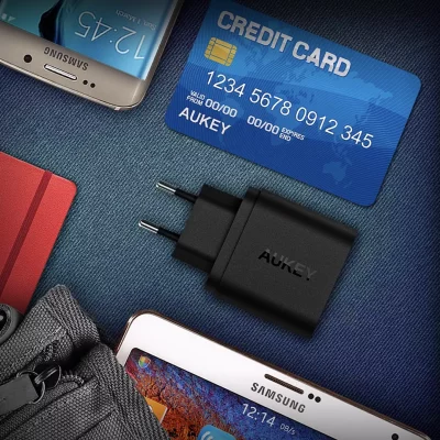 شارژر دیواری 19.5 وات آکی مدل PA-T9 Quick Charge 3.0