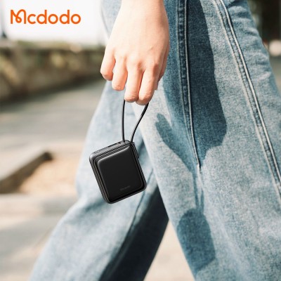 پاوربانک مک دودو با کابل تایپ سی و لایتنینگ 22.5 وات مدل FreeKit MC-255 ظرفیت 10000 میلی آمپر